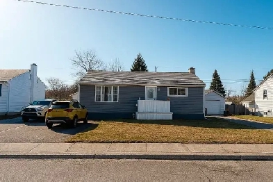 Fantastic starter, retirement or income property! Move in ready! Image# 1