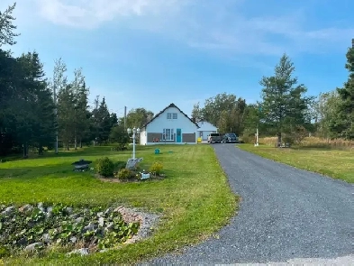 Charming ocean-view property offers a peaceful retreat Image# 1