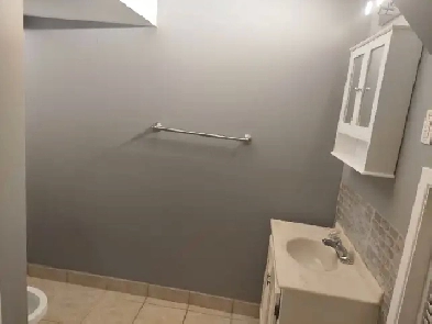 Cozy 1 bed room basement with separate entrance in Oakville Image# 6