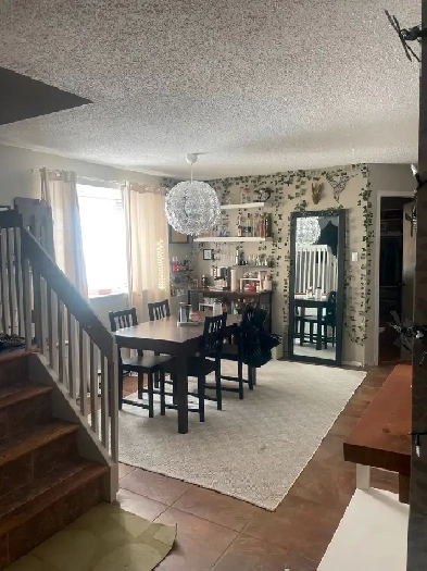 2 bedroom condo   den $2500 month (All inclusive w/ Internet) Image# 12