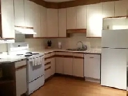 Walking 5-7 minutes to U of A &hospital furnished room for rent Image# 1