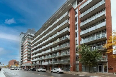 Spacious 2 Bedroom   Den Condo in the Heart of Byward Market. Image# 6