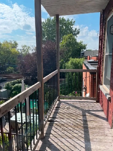 4 1/2 près du métro Jean-talon disponible Image# 1