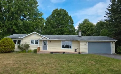 2 Bed, 2 Bath Bungalow in Manotick Image# 7
