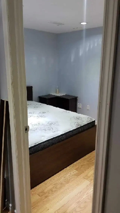 Separate Entrance basement apartment from August Image# 6