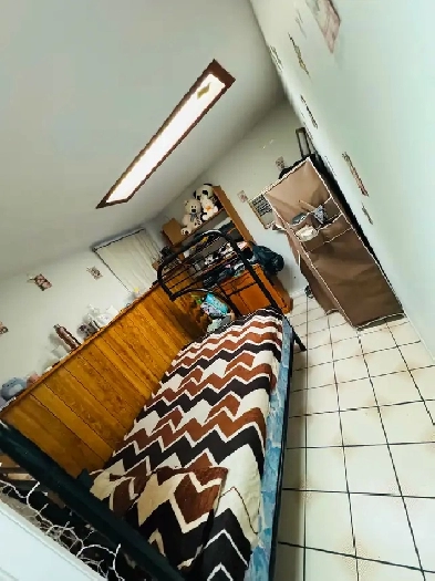Room for rent in basement Image# 3