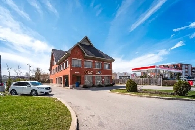 À LOUER - BUREAUX-FOR RENT - PROFESSIONAL OFFICES - WEST ISLAND Image# 4