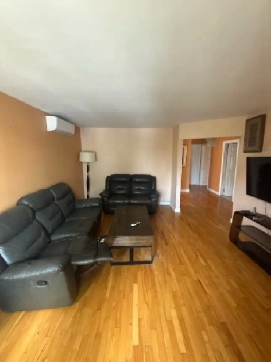 appartement 5 1/2 à louer 2000$ Image# 9
