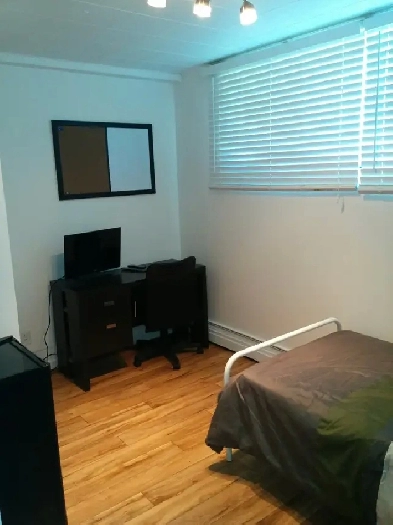 Très grande chambre à louer Rimouski Image# 3