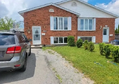 Decent 5 Bedrooms Image# 1