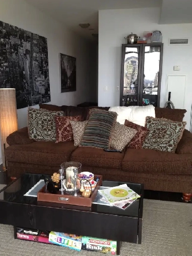 Luxury one bedroom plus study area. Image# 13