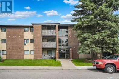 2 Bedroom Apartment Close to 8th St Image# 9