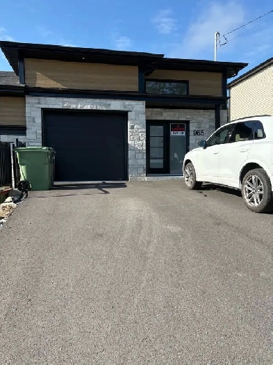 3 Bed   Den (2 Bath) Pets, Garage, Fence , Image# 7