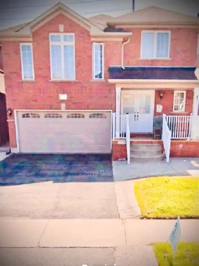 Double Garage Detached House with 6 car parking available Image# 1