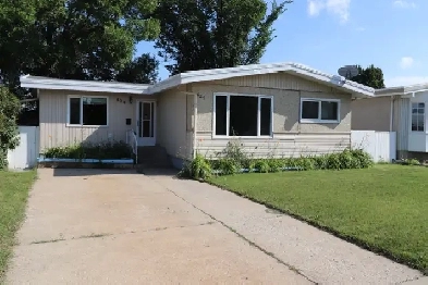 629 25 St N, Lethbridge Image# 1