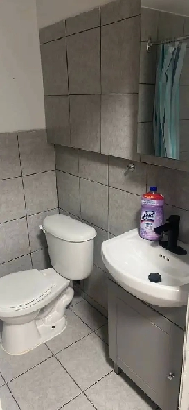 1100$ et 1000$ studio avec chambre fermer Image# 4