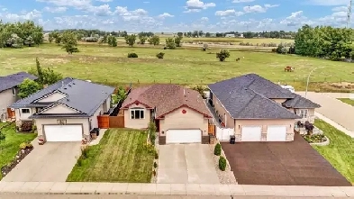 Beautiful Family Home with Magnificent Prairie Views... Image# 1