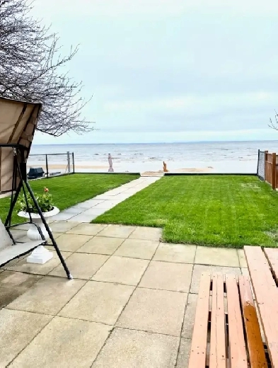 WATERFRONT LAKE HOUSE – FULLY RENOVATED | AVAILABLE NOVEMBER 15, Image# 2