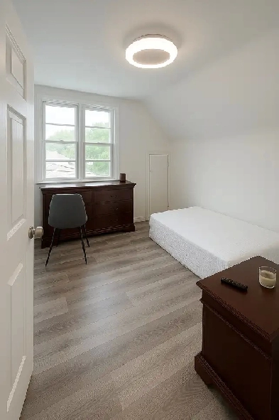 Private/sharing Room for Rent in Mississauga | Near Square One Image# 6