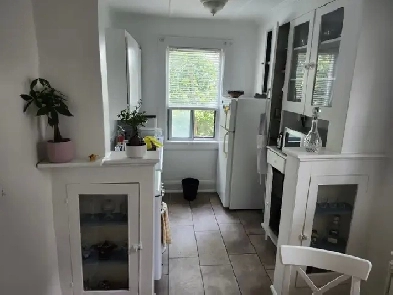 Large Sunny 1 bedroom for rent (Yonge/Eglinton) Image# 1