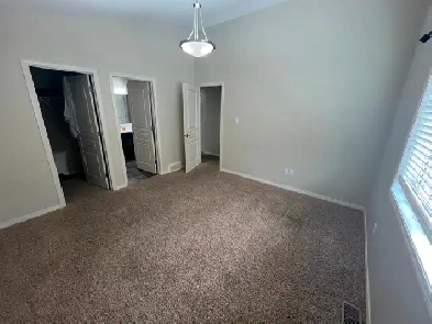 Spare rooms available for rent in Condo Image# 1