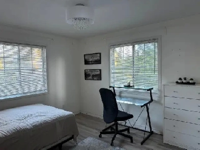 A room available now and August uptown Waterloo 2 mi walk toWLU Image# 1