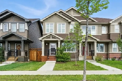 Upgraded Daytona Home w/Finished Basement! Image# 1