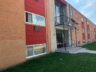 1 Bedroom - EK/Elmwood - 320 Poplar Ave Image# 4