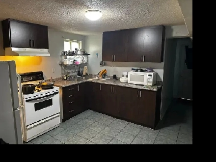 Malton Basement for Rent Image# 7