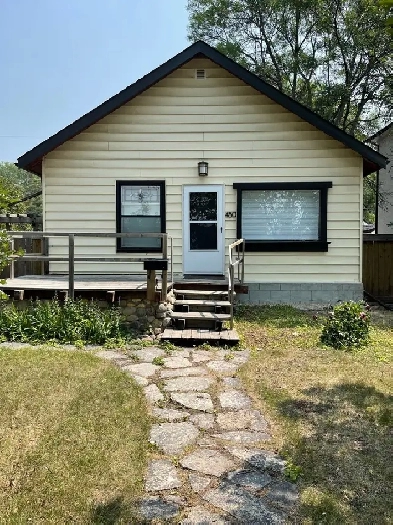 River Heights Classic  Renovated 2BR Home   Oversized Workshop Image# 2