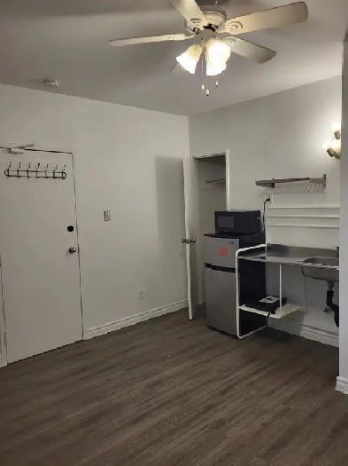 BACHELOR APARTMENT WITH PRIVATE ENTRANCE IN A HOUSE Image# 1