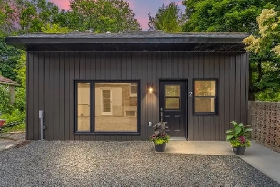 Great 3 bedroom new build in central Kingston Image# 17