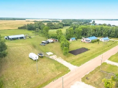 1500 SQ FT BUNGALOW ON 16.31 ACRES LAC DU BONNET! Image# 9