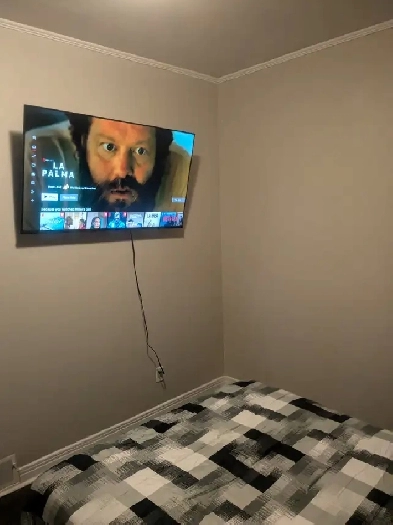 Furnished room - Steps from Elgin and the Canal - 55' LED 4K TV Image# 1
