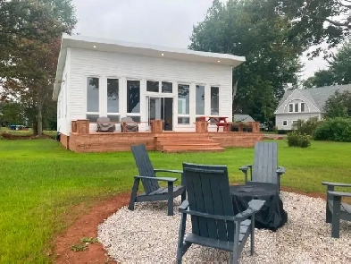 Beautiful and Modern Waterfront Cottage Close to Charllottetown Image# 6