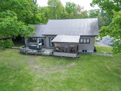 Charming Killarney Retreat - Rustic Luxury Meets Lakeside Living Image# 6