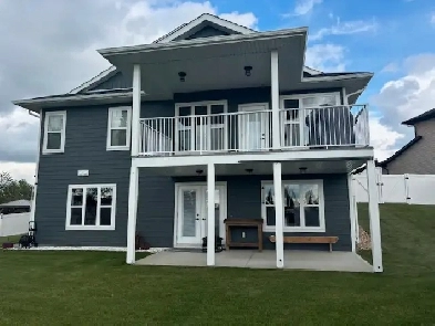 HOUSE FOR SALE - SYLVAN LAKE Image# 1