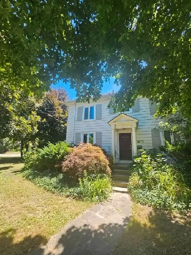 5 bedroom house, available near Western University! Image# 1