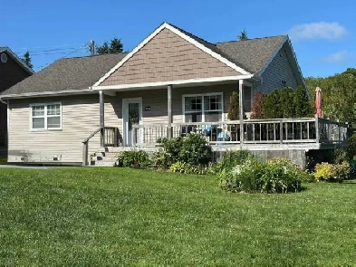 Waterfront end unit Home/barland condo in Hatchet Lake Image# 8