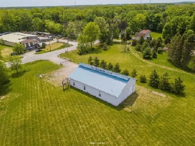 Spacious Warehouse   Land For Rent in Hamilton Image# 6