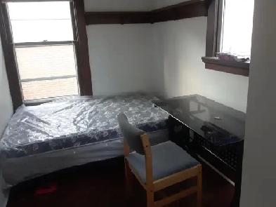 student room for rent-close to university and riverside Image# 1