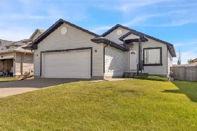 Terrific Bungalow Steps From Mill Creek Ravine! Image# 4