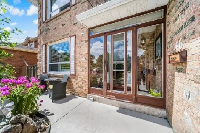HOUSE FOR SALE NEAR DOWNTOWN BRAMPTON! Image# 5