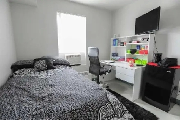 Chambre étudiante (garçon seulement) près du CEGEP Garneau Image# 1