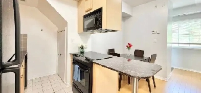 Beautiful 2-Bedroom Freehold Townhouse With Modern Fixtures Image# 12