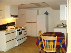 Avid gardeners wanted for one bedroom, with den. Image# 1