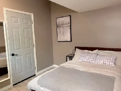 Furnished Bedroom Near Warden Station Image# 4