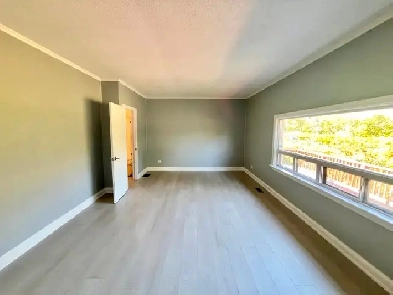 Pickering Detached 3 Bedroom House. 2 Parking Spots Image# 1