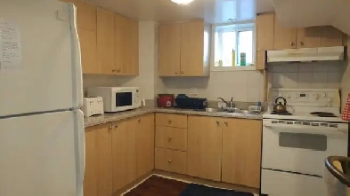 $490/month - Private room Keele/Eglinton Image# 3