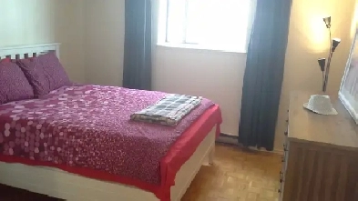 Master Bedroom Downtown, Fashion District, Bathurst/King Image# 6